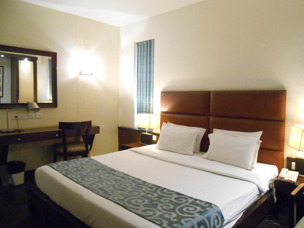Hotel Metropole Kalkutta Kültér fotó