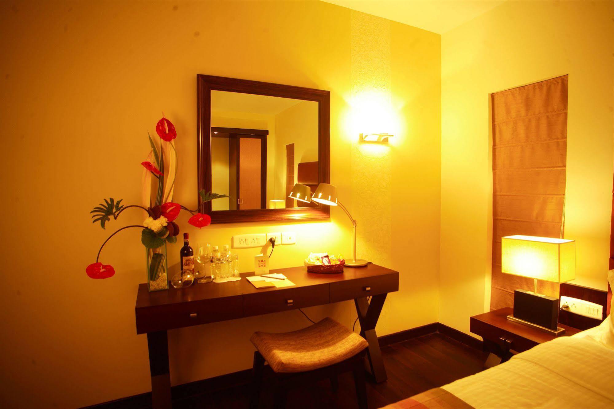 Hotel Metropole Kalkutta Kültér fotó