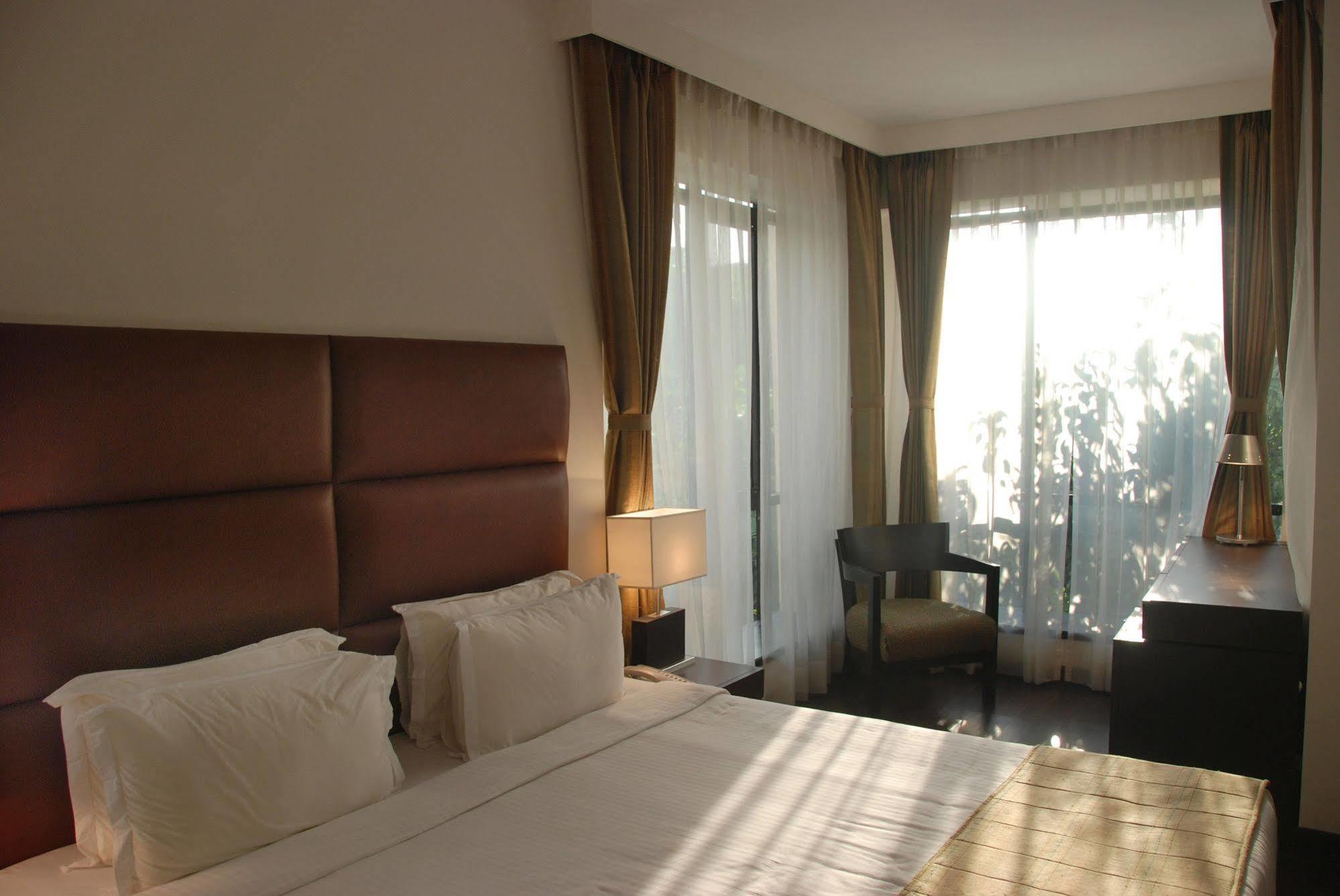 Hotel Metropole Kalkutta Kültér fotó