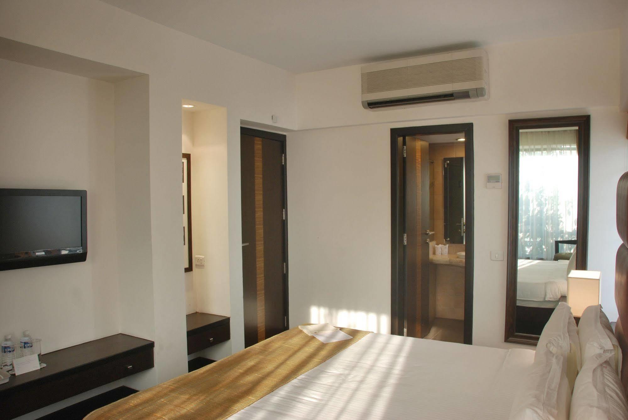 Hotel Metropole Kalkutta Kültér fotó