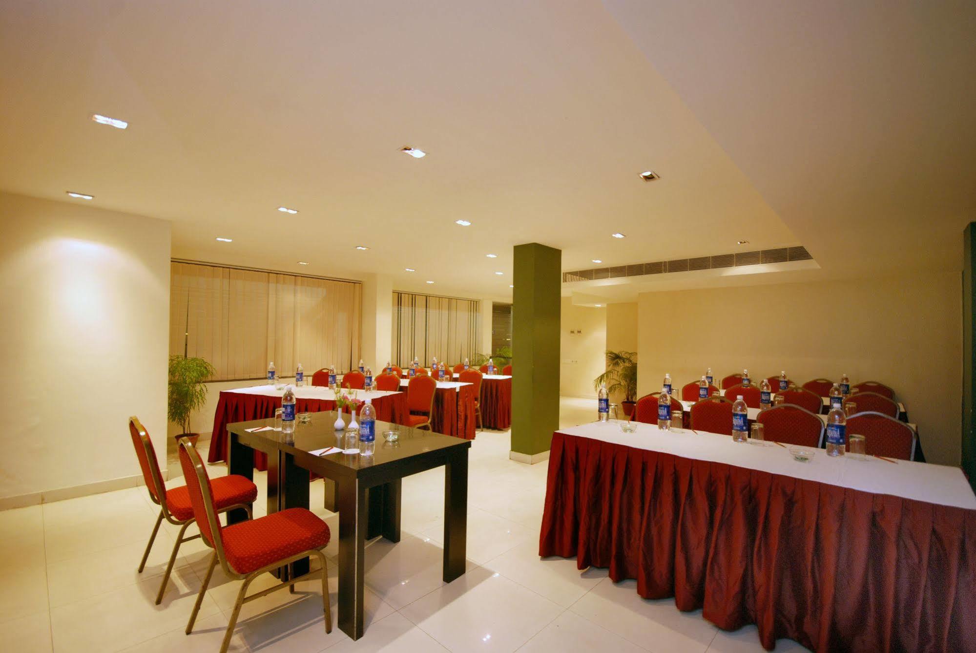 Hotel Metropole Kalkutta Kültér fotó