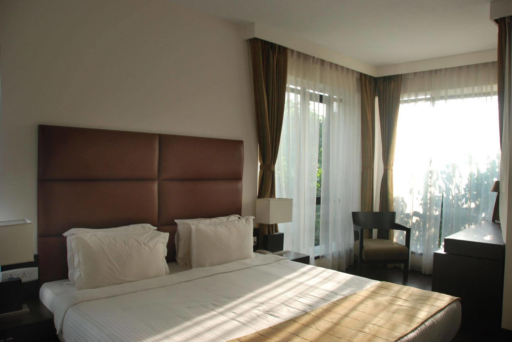 Hotel Metropole Kalkutta Kültér fotó