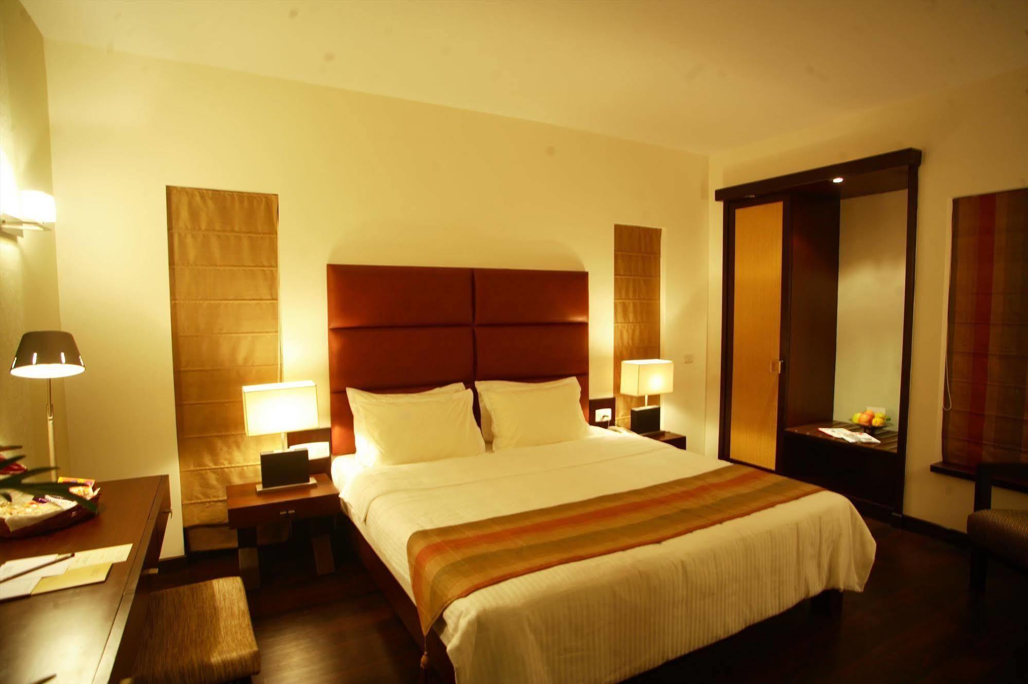 Hotel Metropole Kalkutta Kültér fotó