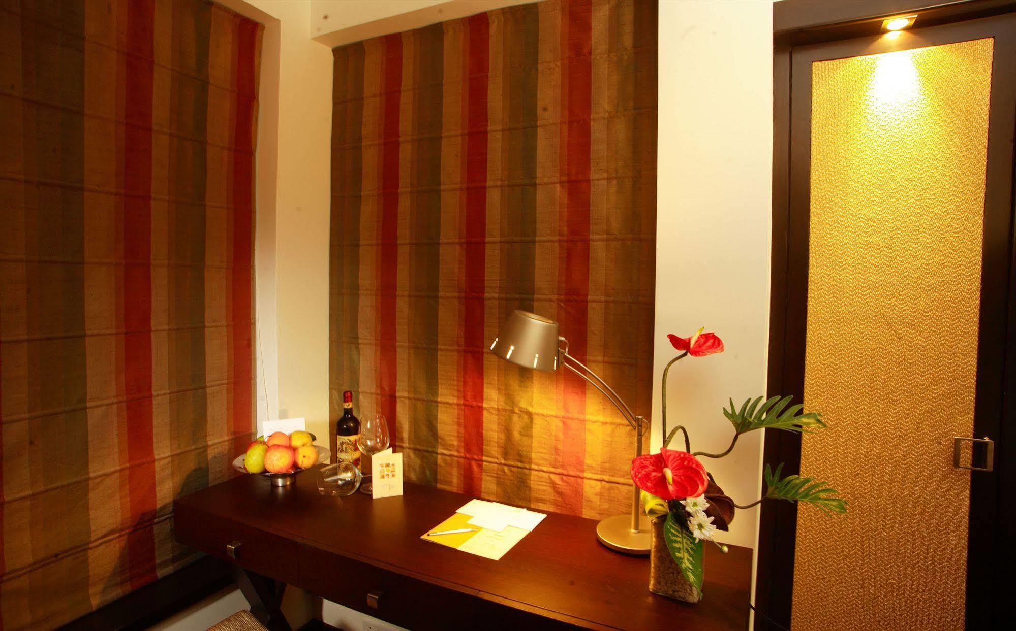 Hotel Metropole Kalkutta Kültér fotó