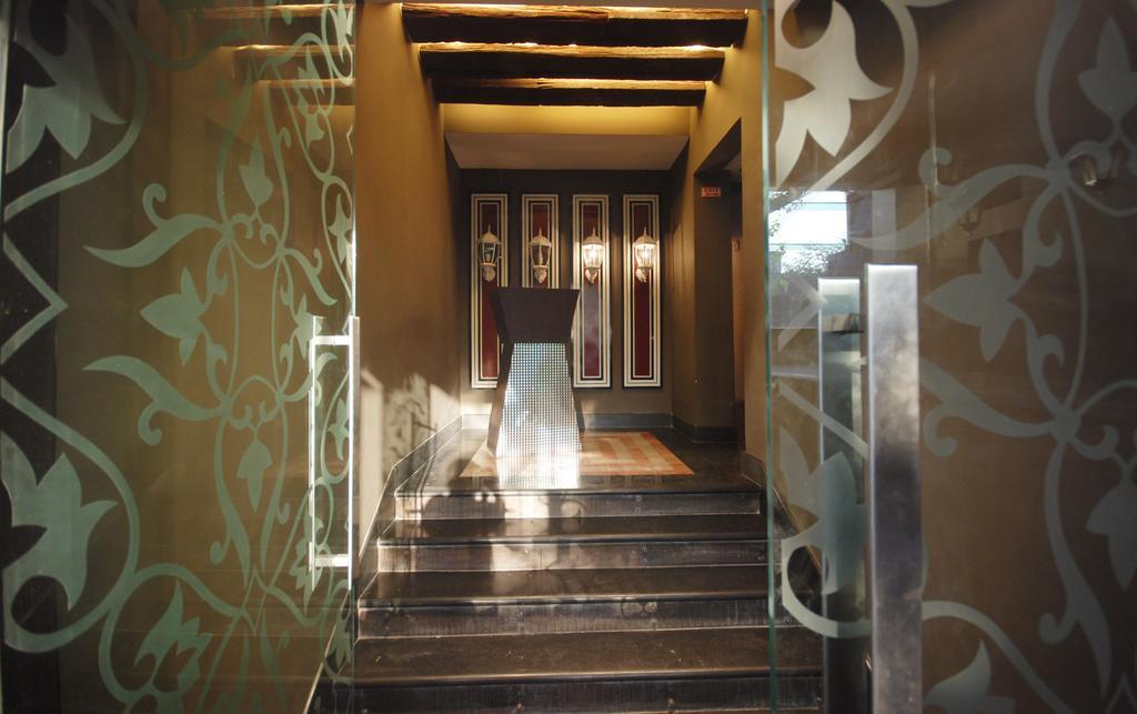 Hotel Metropole Kalkutta Kültér fotó